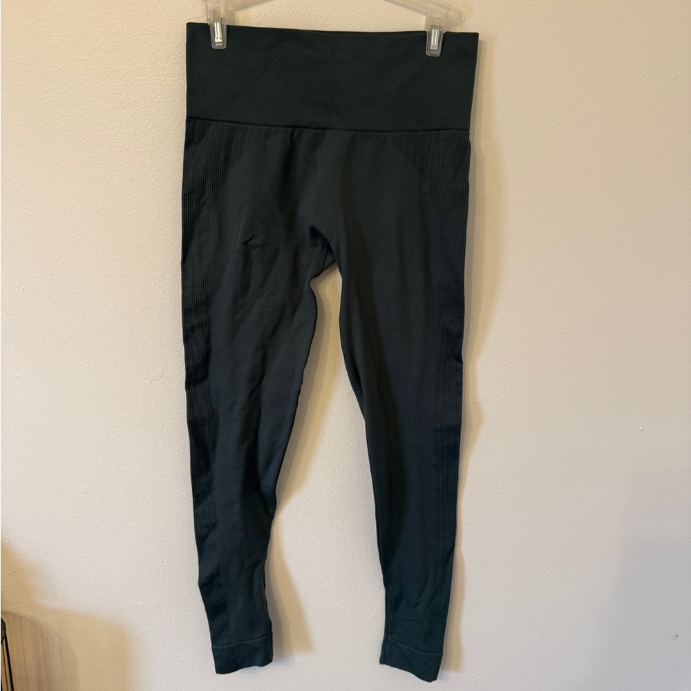 SET Active Green Gray Sculptflex Leggings